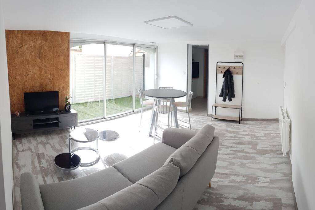 Joli Appartement 2 Chambres A 마르티그 외부 사진