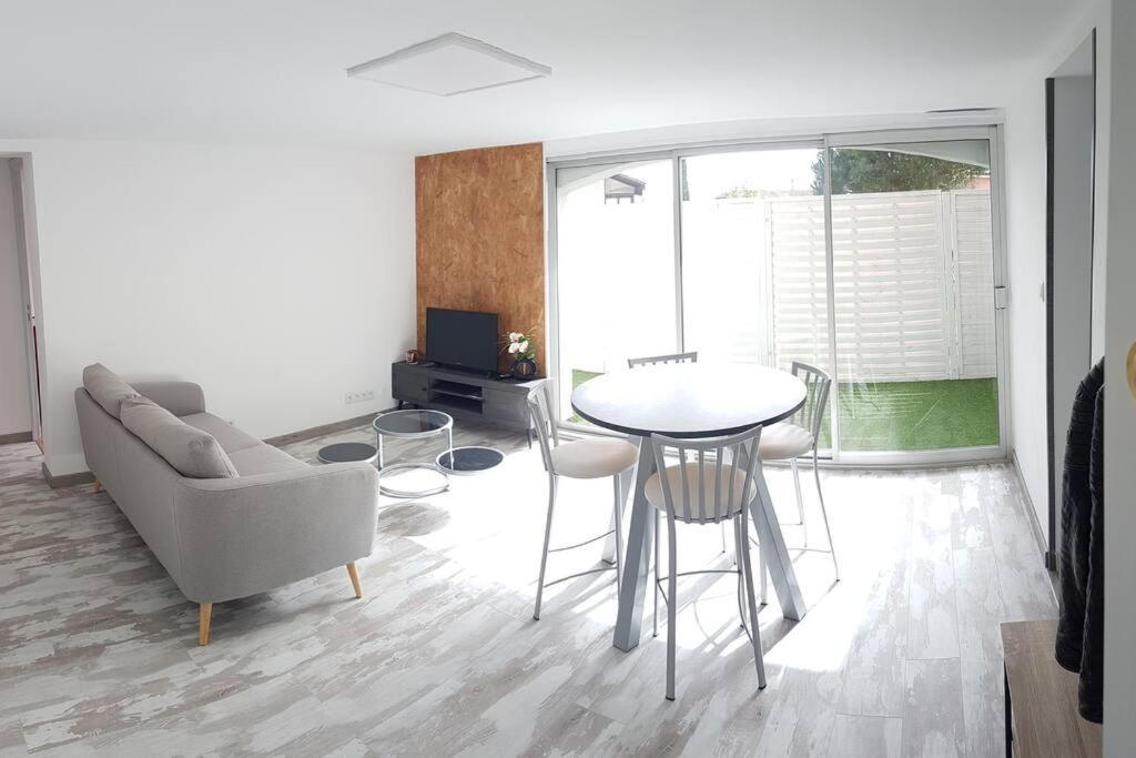 Joli Appartement 2 Chambres A 마르티그 외부 사진
